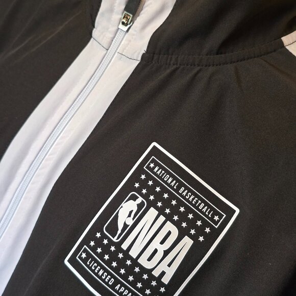 LNWOT - Men's NBA Licensed Apparel Upswing  Lightweight Jacket Windbreaker sz XL - Picture 2 of 7